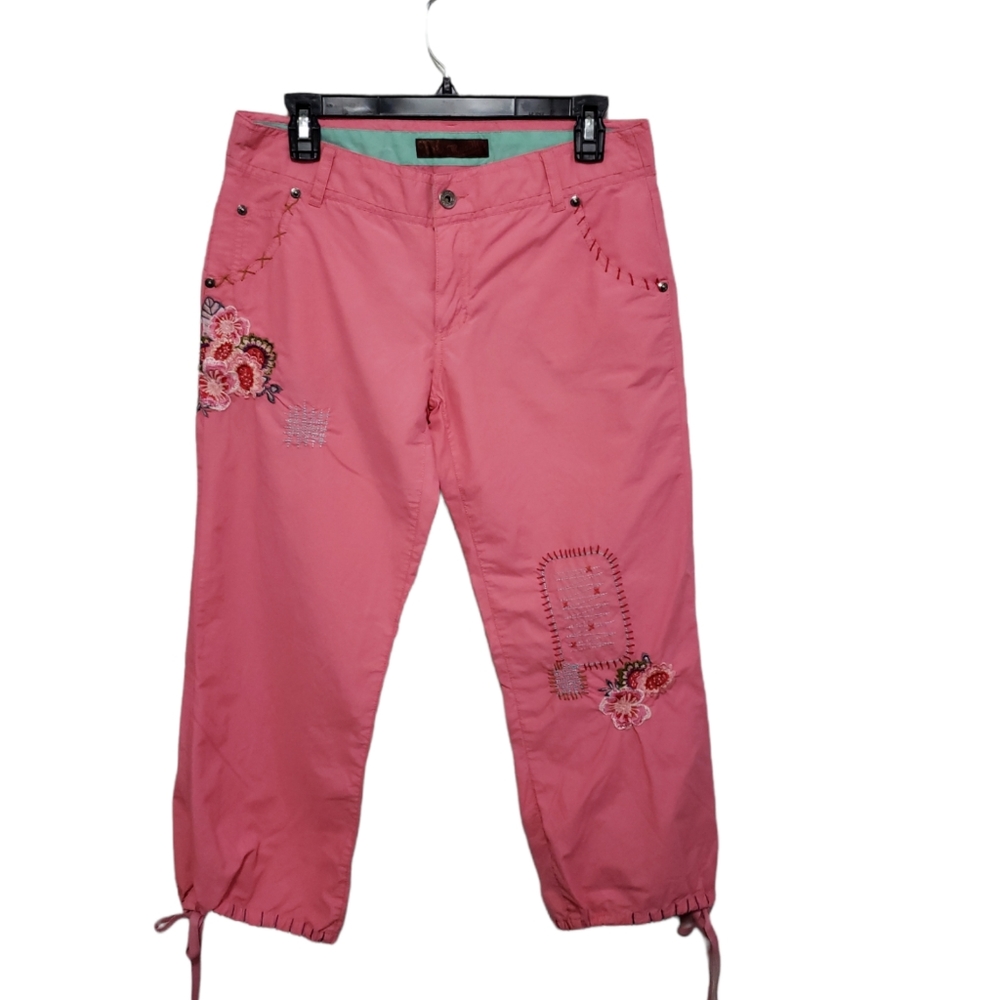 Miss Me Pink Capris with Floral Embroidery Size M